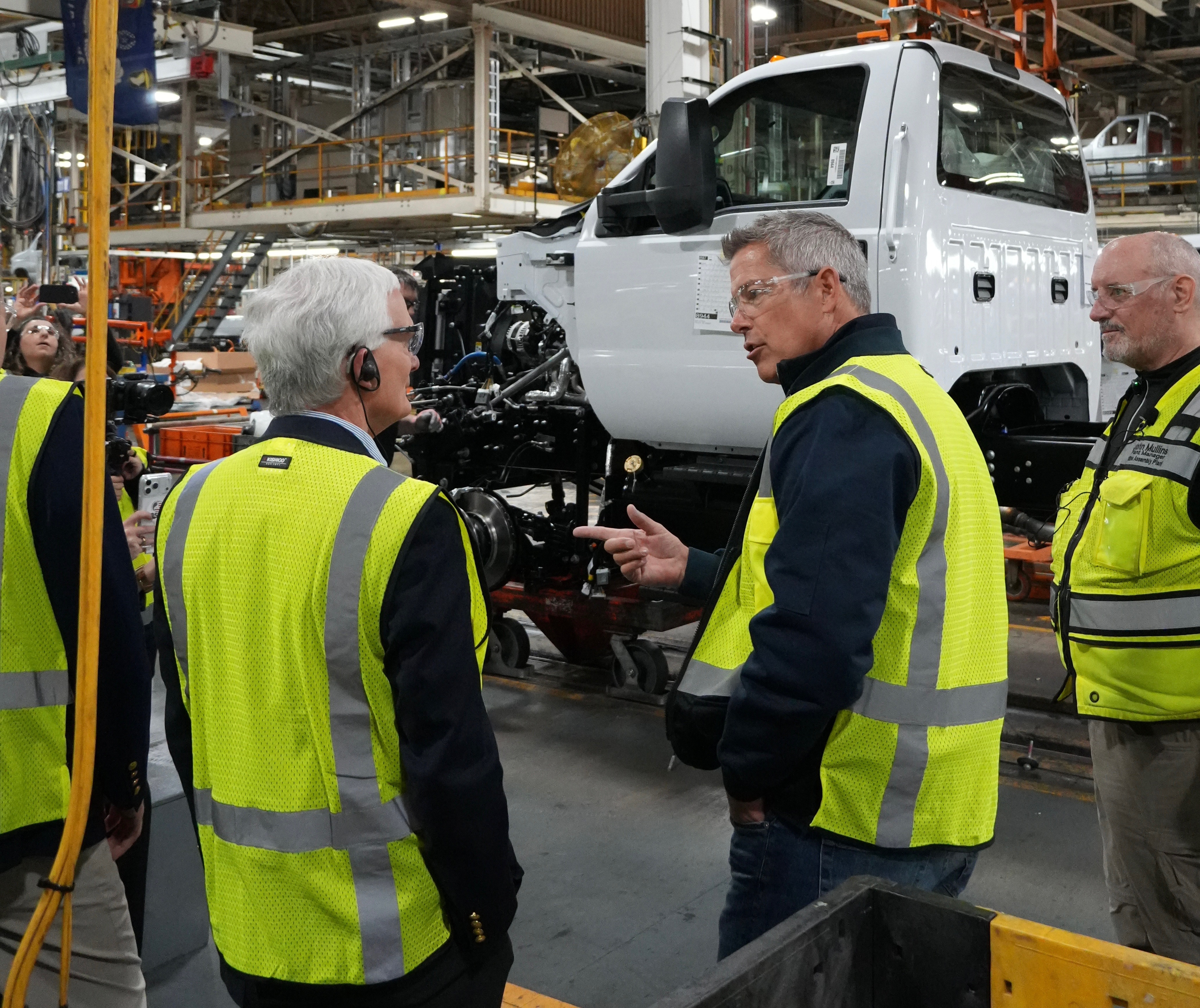 Latta Joins DOT Secretary Duffy in Avon Lake for the Freedom Means Affordable Cars Tour